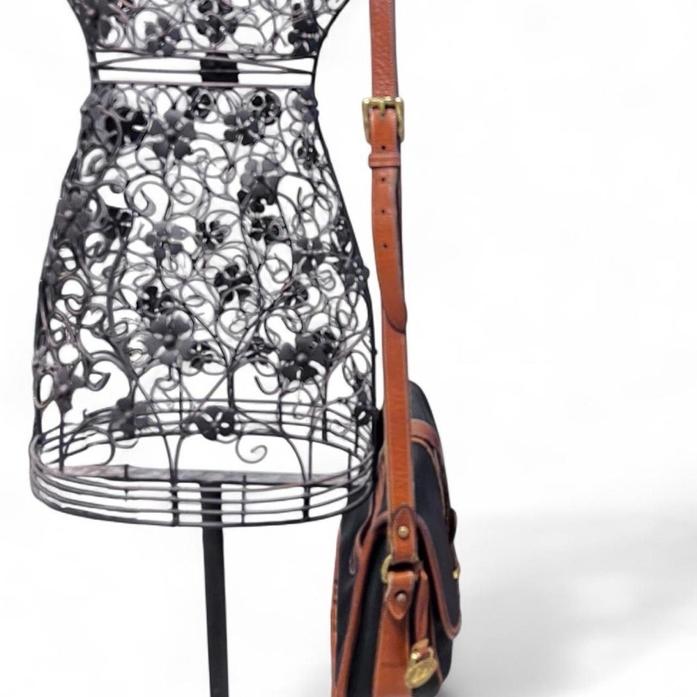 Dooney & Bourke - Picture 6 of 9